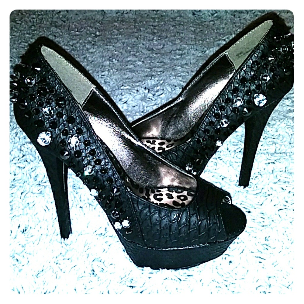 NEW Dollhouse Heels